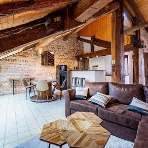 Appartement Plongez Dans L'histoire Du Centre-ville - Le Refuge Medieval - 3 Etoiles, Bourg-en-Bresse